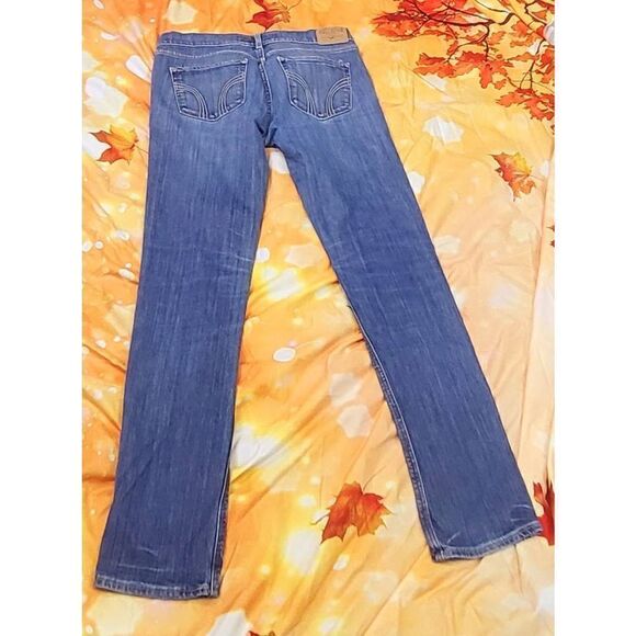 Hollister co.  - Picture 4 of 5